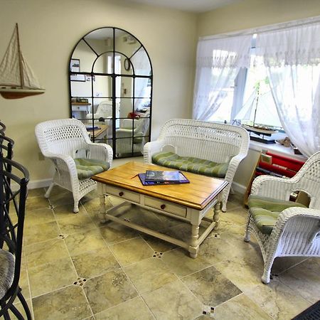 Island Manor Resort, A Vri Resort New Shoreham Bagian luar foto